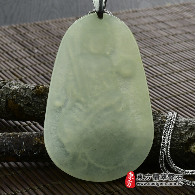 文殊菩薩項鍊玉珮  背面照片   （已出售勿下標，可訂做）翡翠文殊菩薩項鍊玉珮（文殊菩薩：文殊菩薩牌A貨翡翠文殊菩薩玉珮、緬甸玉文殊菩薩玉墜）。綠色糯種文殊菩薩，WS022。客製化訂做各種翡翠文殊菩薩吊墜玉珮項鍊。★附A貨翡翠雙證書 
