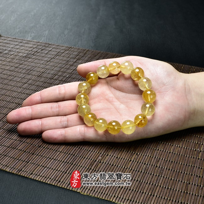 髮晶天然玉石珠串手鍊大小示意圖  髮晶手鍊(髮晶珠子，珠徑約13~13.5mm，OFJ138) 客製化設計各種髮晶珠串、髮晶珠子、髮晶手珠。★附東方翡翠寶石保證卡.jpg