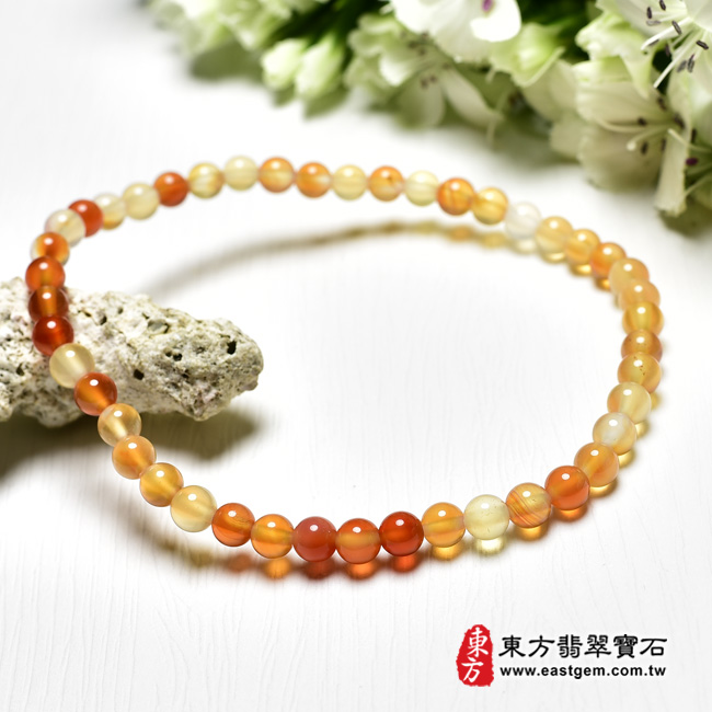 瑪瑙天然玉石珠串手鍊左側照片  菊白瑪瑙手鍊(菊白瑪瑙珠子，珠徑約4mm，OML159) 客製化設計各種菊白瑪瑙珠串、菊白瑪瑙珠子、菊白瑪瑙手鍊、菊白瑪瑙手珠。★附東方翡翠寶石保證卡