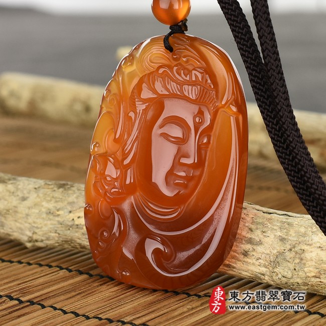 觀音項鍊玉珮右側照片   （已出售勿下標，可訂做）瑪瑙觀音項鍊玉珮（觀世音菩薩：觀音牌瑪瑙觀音玉珮、玉髓玉觀音玉墜）。紅瑪瑙玉髓觀音，GY438。客製化訂做各種瑪瑙觀音吊墜玉珮項鍊。★附東方翡翠寶石保證卡