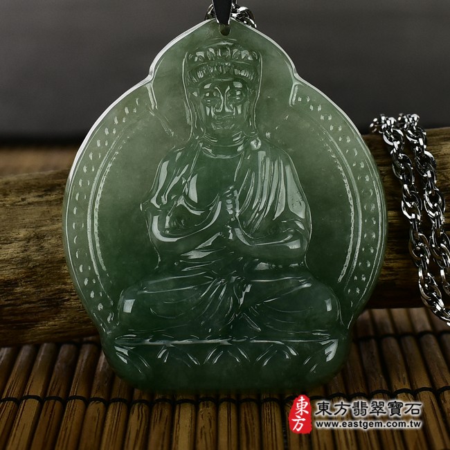 大日如來正面照片 （已出售勿下標，可訂做）翡翠大日如來項鍊玉珮（大日如來：大日如來牌A貨翡翠大日如來玉珮、緬甸玉大日如來玉墜）。綠色糯種大日如來，FD165。客製化訂做各種翡翠大日如來吊墜玉珮項鍊。★附A貨翡翠雙證書