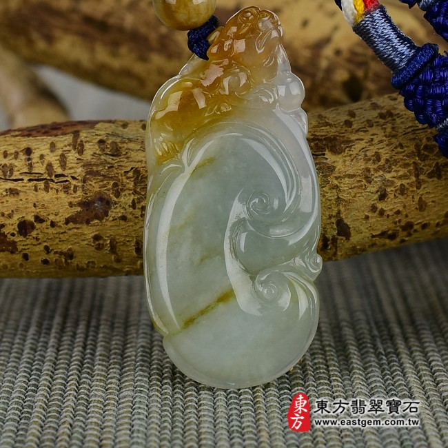 如意項鍊玉珮正面照片   （已出售勿下標，可訂做）翡翠如意項鍊玉珮（招財如意：如意牌A貨翡翠如意玉珮、緬甸玉如意玉墜）。白綠色糯種帶紅翡如意，LU336。客製化訂做各種翡翠如意吊墜玉珮項鍊。★附A貨翡翠雙證書.jpg
