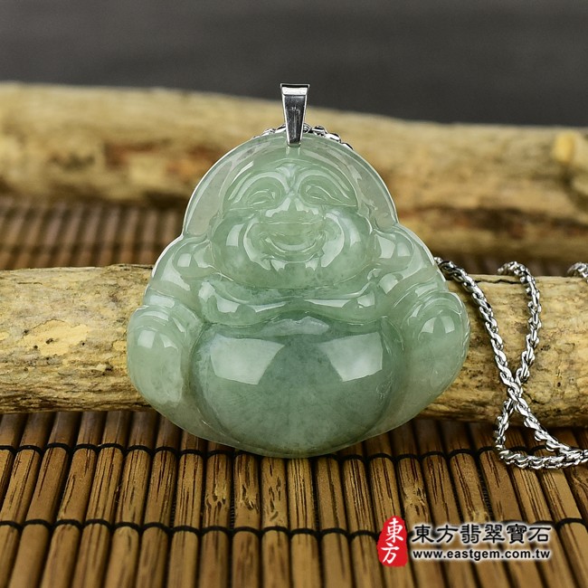 彌勒佛項鍊玉珮意境照片   （已出售勿下標，可訂做）翡翠彌勒佛項鍊玉珮（彌勒佛：彌勒佛牌A貨翡翠彌勒佛玉珮、緬甸玉彌勒佛玉墜）。綠色糯種彌勒佛，ML155。客製化訂做各種翡翠彌勒佛吊墜玉珮項鍊。★附A貨翡翠雙證書.jpg