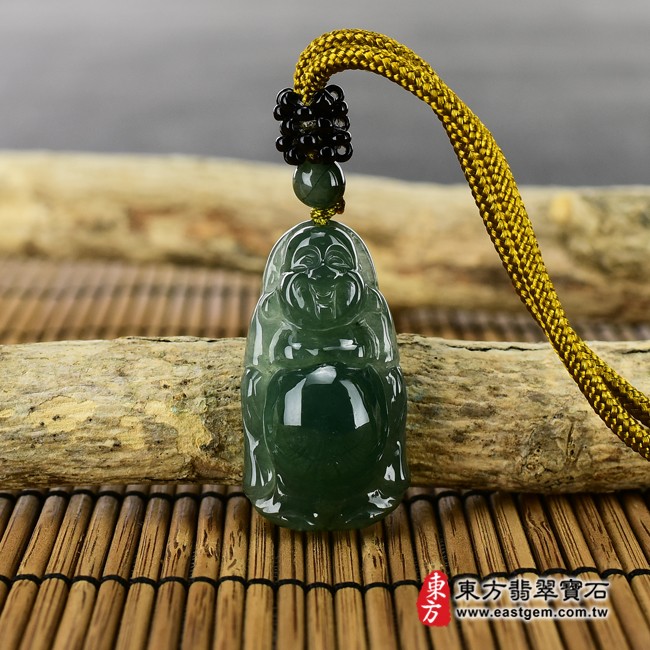 彌勒佛項鍊玉珮意境照片   翡翠彌勒佛項鍊玉珮（彌勒佛：彌勒佛牌A貨翡翠彌勒佛玉珮、緬甸玉彌勒佛玉墜）。綠色油青糯冰種彌勒佛，ML156。客製化訂做各種翡翠彌勒佛吊墜玉珮項鍊。★附A貨翡翠雙證書.jpg