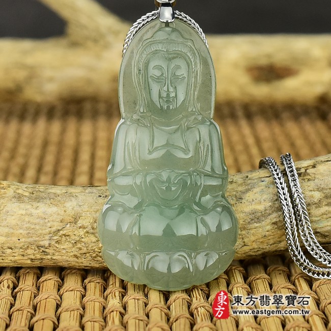 觀音  正面照片 （已出售勿下標，可訂做）翡翠觀音項鍊玉珮（觀世音菩薩：觀音牌A貨翡翠觀音玉珮、緬甸玉觀音玉墜）。淡綠色糯冰種觀音，GY440。客製化訂做各種翡翠觀音吊墜玉珮項鍊。★附A貨翡翠雙證書