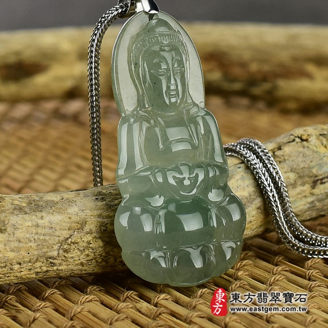觀音  右側照片 （已出售勿下標，可訂做）翡翠觀音項鍊玉珮（觀世音菩薩：觀音牌A貨翡翠觀音玉珮、緬甸玉觀音玉墜）。淡綠色糯冰種觀音，GY440。客製化訂做各種翡翠觀音吊墜玉珮項鍊。★附A貨翡翠雙證書