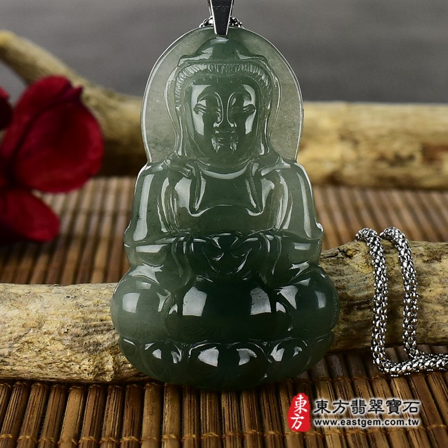 觀世音菩薩正面照片 （已出售勿下標，可訂做）翡翠觀世音菩薩項鍊玉珮（觀世音菩薩牌A貨翡翠觀世音菩薩玉珮、緬甸玉觀世音菩薩玉墜）。綠色糯冰種油青觀世音菩薩，GY454。客製化訂做各種翡翠觀世音菩薩吊墜玉珮項鍊。★附A貨翡翠雙證書