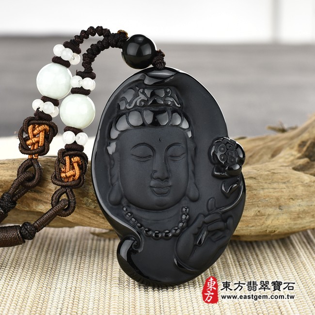 黑曜石觀音項鍊玉珮  情境照片  （已出售勿下標，可訂做）黑曜石觀世音菩薩項鍊玉珮（觀世音菩薩：觀世音菩薩牌黑曜石觀世音菩薩玉珮、黑曜石觀世音菩薩玉墜）。黑曜石觀世音菩薩，GY505。客製化訂做各種黑曜石觀世音菩薩吊墜玉珮項鍊。★附東方翡翠寶石保證卡