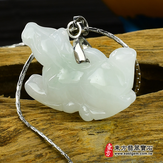 翡翠馬項鍊玉珮左側照片  翡翠馬項鍊玉珮（馬到成功：馬牌A貨翡翠馬玉珮、緬甸玉馬玉墜、馬十二生肖項鍊）。淡綠糯種馬，HO010。客製化訂做各種翡翠馬吊墜玉珮項鍊。★附A貨翡翠雙證書