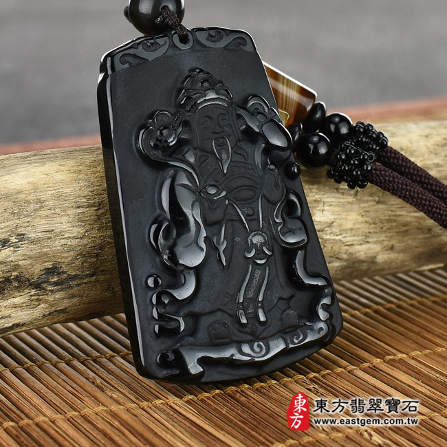 黑曜石福德正神土地公財神爺項鍊玉珮左側照片  （已出售勿下標，可訂做）黑曜石福德正神土地公財神爺項鍊玉珮（福德正神土地公財神爺：福德正神土地公財神爺牌黑曜石福德正神土地公財神爺玉珮、黑曜石福德正神土地公財神爺玉墜）。全黑黑曜石福德正神土地公財神爺，CG015。客製化訂做各種黑曜石福德正神土地公財神爺吊墜玉珮項鍊。★附東方翡翠寶石保證卡