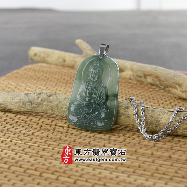 翡翠釋迦牟尼佛/佛祖  情境照片 （已出售勿下標，可訂做）翡翠佛祖項鍊玉珮（佛祖：佛祖牌A貨翡翠佛祖玉珮、緬甸玉佛祖玉墜）。綠色糯種油青佛祖，FD269。客製化訂做各種翡翠佛祖吊墜玉珮項鍊。★附A貨翡翠雙證書
