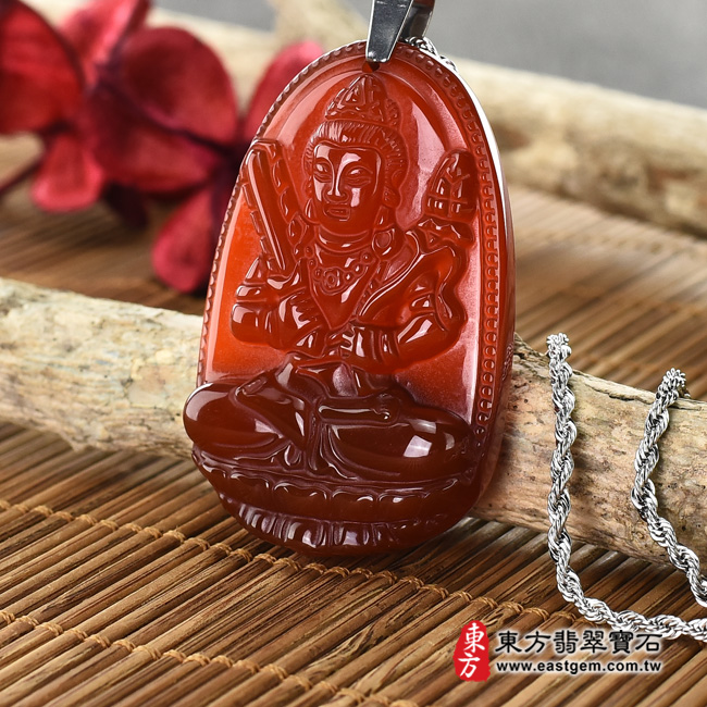 瑪瑙虛空藏菩薩項鍊玉珮右側照片  瑪瑙虛空藏菩薩項鍊玉珮（虛空藏菩薩：虛空藏菩薩牌瑪瑙虛空藏菩薩玉珮、玉髓虛空藏菩薩玉墜）。紅瑪瑙玉髓虛空藏菩薩，GY555。客製化訂做各種瑪瑙虛空藏菩薩吊墜玉珮項鍊。★附東方翡翠寶石保證卡