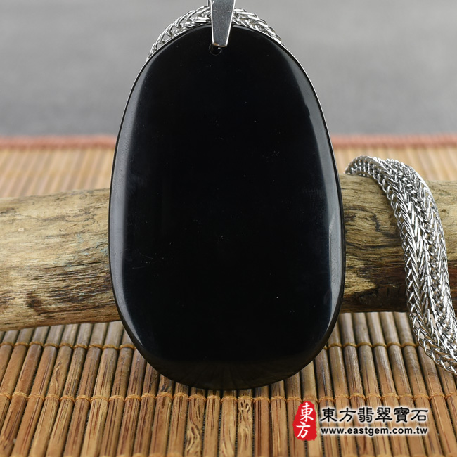 黑曜石觀音項鍊玉珮背面照片  黑曜石觀世音菩薩項鍊玉珮（觀世音菩薩：觀世音菩薩牌黑曜石觀世音菩薩玉珮、黑曜石觀世音菩薩玉墜）。黑曜石觀世音菩薩，GY495。客製化訂做各種黑曜石觀世音菩薩吊墜玉珮項鍊。★附東方翡翠寶石保證卡