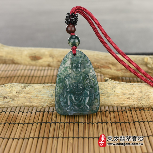 媽袓項鍊玉珮情境照片  水草玉媽祖項鍊玉珮（天上聖母：媽祖牌水草玉媽祖玉珮、水草玉媽祖玉墜）。水草玉媽祖，MD043。客製化訂做各種水草玉媽祖吊墜玉珮項鍊。★附東方翡翠寶石保證卡