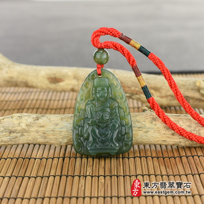 媽袓項鍊玉珮情境照片  水草玉媽祖項鍊玉珮（天上聖母：媽祖牌水草玉媽祖玉珮、水草玉媽祖玉墜）。水草玉媽祖，MD045。客製化訂做各種水草玉媽祖吊墜玉珮項鍊。★附東方翡翠寶石保證卡