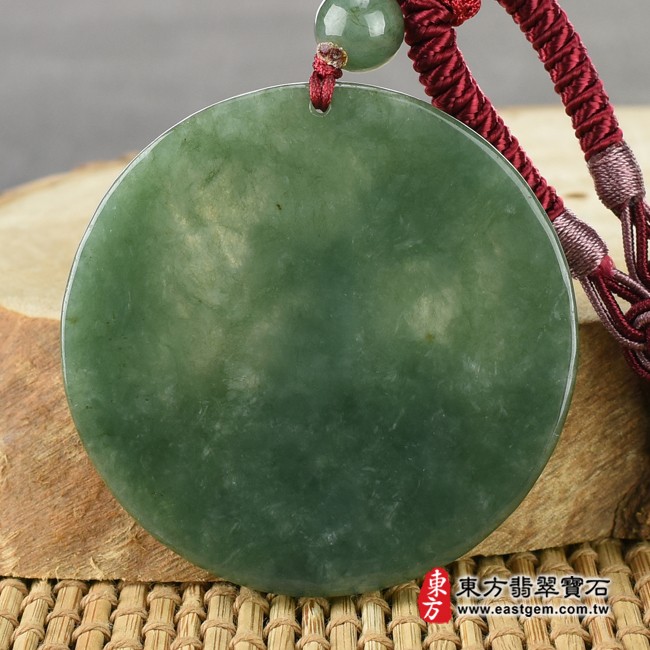 普賢菩薩項鍊玉珮背面照片   （已出售勿下標，可訂做）翡翠普賢菩薩項鍊玉珮（普賢菩薩：普賢菩薩牌A貨翡翠普賢菩薩玉珮、緬甸玉普賢菩薩玉墜）。綠色糯種油青普賢菩薩，BS089。客製化訂做各種翡翠普賢菩薩吊墜玉珮項鍊。★附A貨翡翠雙證書