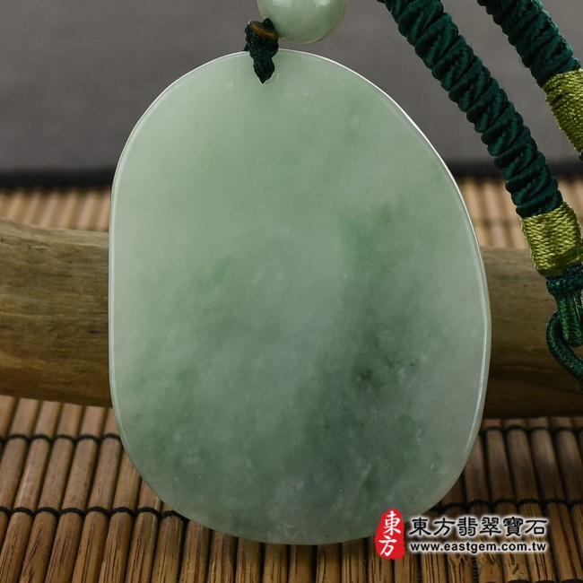 麒麟項鍊玉珮背面照片   翡翠麒麟項鍊玉珮（神獸獻瑞：麒麟牌A貨翡翠麒麟玉珮、緬甸玉麒麟玉墜）。糯種麒麟，CL065。客製化訂做各種翡翠麒麟吊墜玉珮項鍊。★附A貨翡翠雙證書