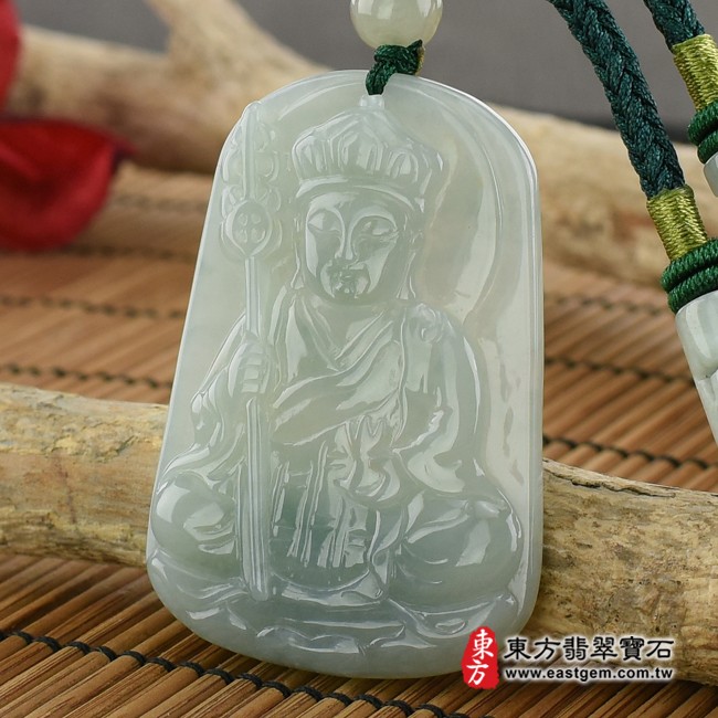 地藏王菩薩項鍊玉珮右側照片   （已出售勿下標，可訂做）翡翠地藏王菩薩項鍊玉珮（地藏王菩薩：地藏王菩薩牌A貨翡翠地藏王菩薩玉珮、緬甸玉地藏王菩薩玉墜）。綠色糯種地藏王菩薩，DY036。客製化訂做各種翡翠地藏王菩薩吊墜玉珮項鍊。★附A貨翡翠雙證書