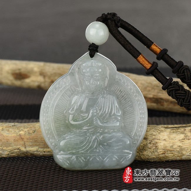 大日如來項鍊玉珮意境照片   （已出售勿下標，可訂做）翡翠大日如來項鍊玉珮（大日如來：大日如來牌A貨翡翠大日如來玉珮、緬甸玉大日如來玉墜）。淡綠色糯種大日如來，FD291。客製化訂做各種翡翠大日如來吊墜玉珮項鍊。★附A貨翡翠雙證書