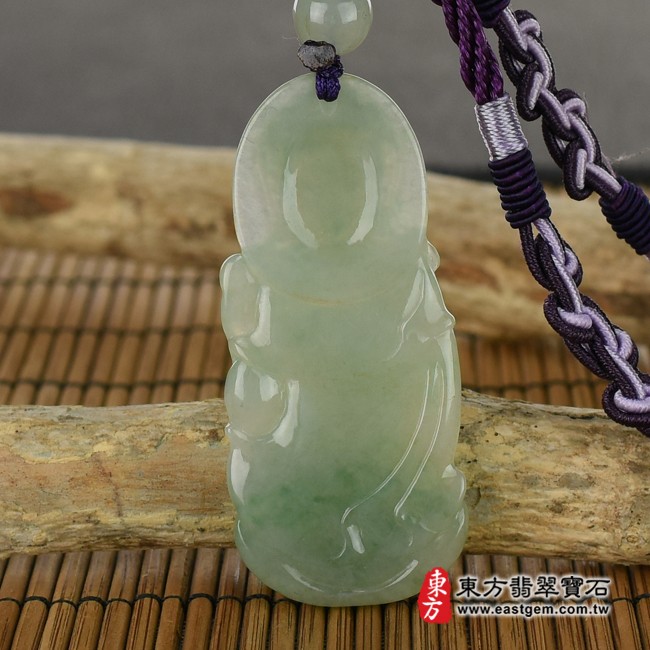 觀世音菩薩項鍊玉珮背面照片   翡翠觀世音菩薩項鍊玉珮（觀世音菩薩、如意觀音：觀世音菩薩牌A貨翡翠觀世音菩薩玉珮、緬甸玉觀世音菩薩玉墜）。淡綠色糯種觀世音菩薩，GY625。客製化訂做各種翡翠觀世音菩薩吊墜玉珮項鍊。★附A貨翡翠雙證書