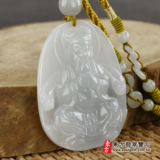 天官項鍊玉珮左側照片   翡翠天官大帝項鍊玉珮(三官大帝:天官大帝牌A貨翡翠天官大帝玉珮、緬甸玉天官大帝玉墜)。白綠色糯種,KN049。客製化訂做各種翡翠天官大帝吊墜玉珮項鍊。★附A貨翡翠雙證書 天官項鍊玉珮左側照片   翡翠天官大帝項鍊玉珮(三官大帝:天官大帝牌A貨翡翠天官大帝玉珮、緬甸玉天官大帝玉墜)。白綠色糯種,KN049。客製化訂做各種翡翠天官大帝吊墜玉珮項鍊。★附A貨翡翠雙證書