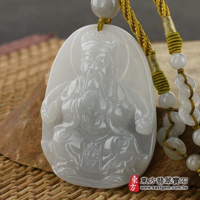 天官項鍊玉珮右側照片   翡翠天官大帝項鍊玉珮(三官大帝:天官大帝牌A貨翡翠天官大帝玉珮、緬甸玉天官大帝玉墜)。白綠色糯種,KN049。客製化訂做各種翡翠天官大帝吊墜玉珮項鍊。★附A貨翡翠雙證書 天官項鍊玉珮右側照片   翡翠天官大帝項鍊玉珮(三官大帝:天官大帝牌A貨翡翠天官大帝玉珮、緬甸玉天官大帝玉墜)。白綠色糯種,KN049。客製化訂做各種翡翠天官大帝吊墜玉珮項鍊。★附A貨翡翠雙證書