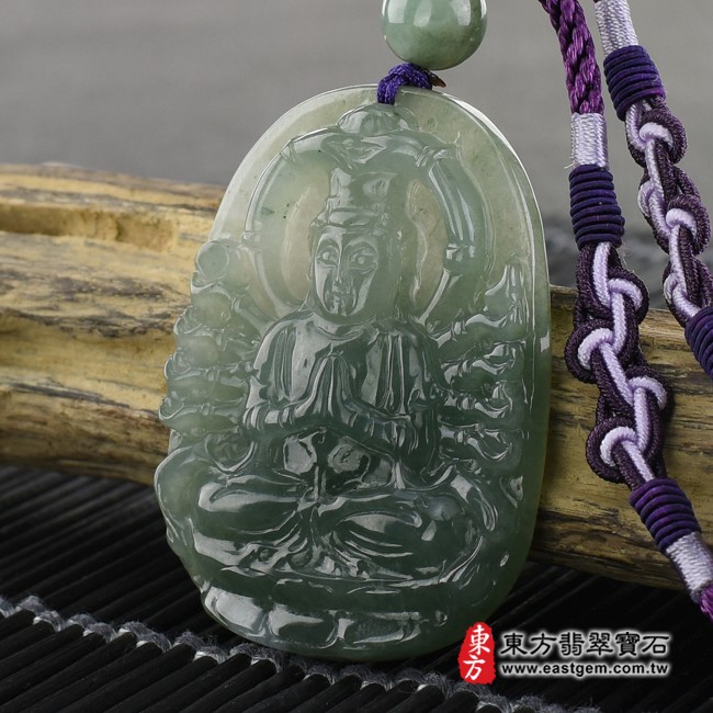 千手觀音項鍊玉珮右側照片 （已出售勿下標，可訂做）  翡翠千手觀音項鍊玉珮（千手觀音：千手觀音牌A貨翡翠千手觀音玉珮、緬甸玉千手觀音玉墜）。綠色糯種油青千手觀音，LH108。客製化訂做各種翡翠千手觀音吊墜玉珮項鍊。★附A貨翡翠雙證書