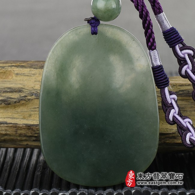 千手觀音項鍊玉珮背面照片（已出售勿下標，可訂做）   翡翠千手觀音項鍊玉珮（千手觀音：千手觀音牌A貨翡翠千手觀音玉珮、緬甸玉千手觀音玉墜）。綠色糯種油青千手觀音，LH108。客製化訂做各種翡翠千手觀音吊墜玉珮項鍊。★附A貨翡翠雙證書