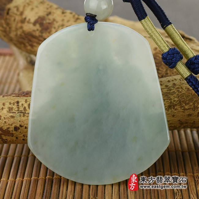 三太子項鍊玉珮背面照片  （已出售勿下標，可訂做） 翡翠哪吒三太子項鍊玉珮（中壇元帥、哪吒：哪吒三太子牌A貨翡翠三太子玉珮、緬甸玉哪吒三太子玉墜）。淡綠色糯種灑金花三太子，TT074。客製化訂做各種翡翠哪吒三太子吊墜玉珮項鍊。★附A貨翡翠雙證書