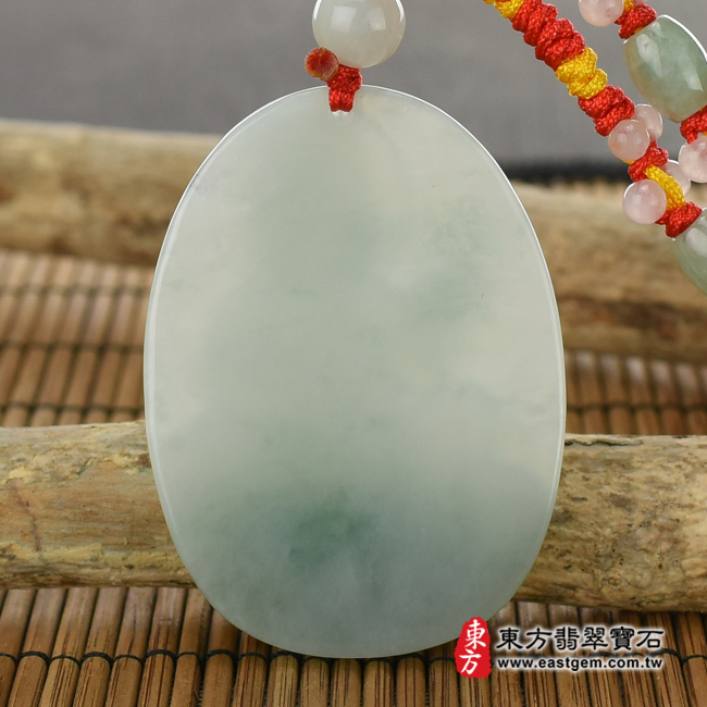 文殊菩薩項鍊玉珮  背面照片   （已出售勿下標，可訂做）翡翠文殊菩薩項鍊玉珮（文殊菩薩：文殊菩薩牌A貨翡翠文殊菩薩玉珮、緬甸玉文殊菩薩玉墜）。淡綠色糯種文殊菩薩，WS061。客製化訂做各種翡翠文殊菩薩吊墜玉珮項鍊。★附A貨翡翠雙證書