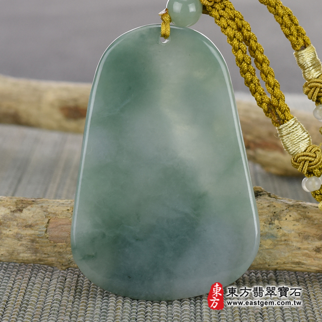 文殊菩薩項鍊玉珮  背面照片   （已出售勿下標，可訂做）翡翠文殊菩薩項鍊玉珮（文殊菩薩：文殊菩薩牌A貨翡翠文殊菩薩玉珮、緬甸玉文殊菩薩玉墜）。綠色糯種文殊菩薩，WS058。客製化訂做各種翡翠文殊菩薩吊墜玉珮項鍊。★附A貨翡翠雙證書 