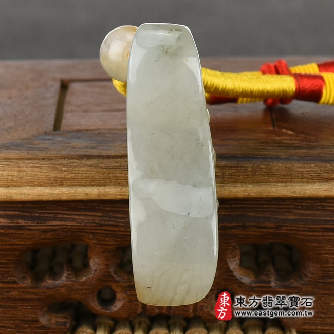 貔貅項鍊玉珮背面照片   （已出售勿下標，可訂做）翡翠貔貅項鍊玉珮（招財貔貅：貔貅牌A貨翡翠貔貅玉珮、緬甸玉貔貅玉墜）。淡綠糯種帶黃翡翠貔貅，PF683。客製化訂做各種翡翠貔貅吊墜玉珮項鍊。★附A貨翡翠雙證書