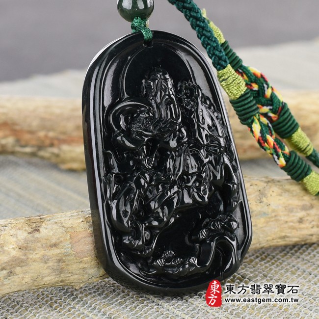和田玉關公右側照片 和田玉關公項鍊玉珮（關聖帝君：關公牌和田玉關公玉珮、和闐玉關公玉墜）。天然和田玉和闐玉關公，KG156。客製化訂做各種和田玉和闐玉關公吊墜玉珮項鍊。★附和闐玉雙證書