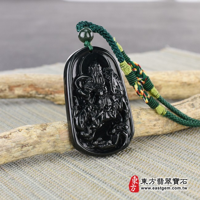 和田玉關公情境照片 和田玉關公項鍊玉珮（關聖帝君：關公牌和田玉關公玉珮、和闐玉關公玉墜）。天然和田玉和闐玉關公，KG156。客製化訂做各種和田玉和闐玉關公吊墜玉珮項鍊。★附和闐玉雙證書