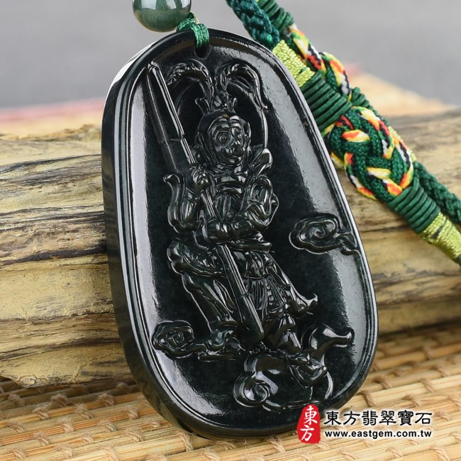 和田玉齊天大聖右側照片 和田玉齊天大聖項鍊玉珮（齊天大聖：齊天大聖牌和田玉齊天大聖玉珮、和闐玉齊天大聖玉墜）。天然和田玉和闐玉齊天大聖，KN038。客製化訂做各種和田玉和闐玉齊天大聖吊墜玉珮項鍊。★附和闐玉雙證書