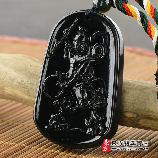 和田玉哪吒三太子左側照片 和田玉哪吒三太子項鍊玉珮（中壇元帥、哪吒：哪吒三太子牌和田玉三太子玉珮、和闐玉哪吒三太子玉墜）。天然和田玉和闐玉三太子，TT062。客製化訂做各種和田玉哪吒三太子吊墜玉珮項鍊。★附和闐玉雙證書
