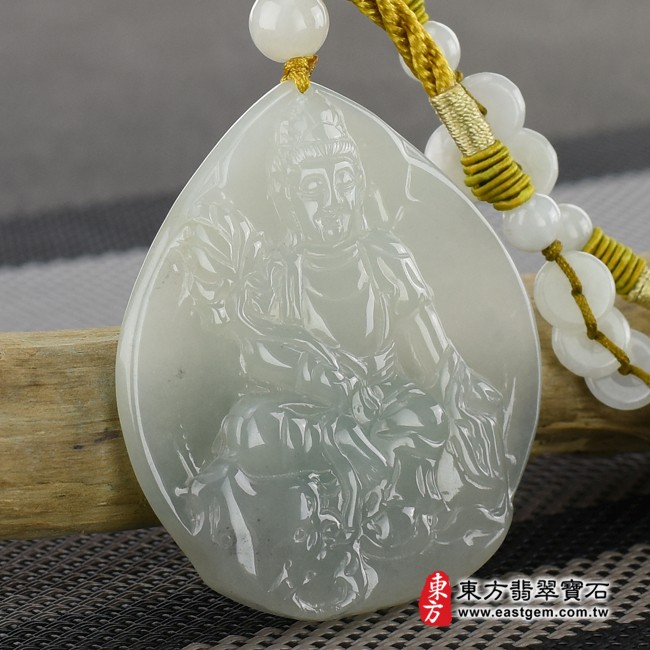 翡翠普賢菩薩右側照片 （已出售勿下標，可訂做）翡翠普賢菩薩項鍊玉珮（普賢菩薩：普賢菩薩牌A貨翡翠普賢菩薩玉珮、緬甸玉普賢菩薩玉墜）。淡綠色細糯種油青普賢菩薩，BS078。客製化訂做各種翡翠普賢菩薩吊墜玉珮項鍊。★附A貨翡翠雙證書