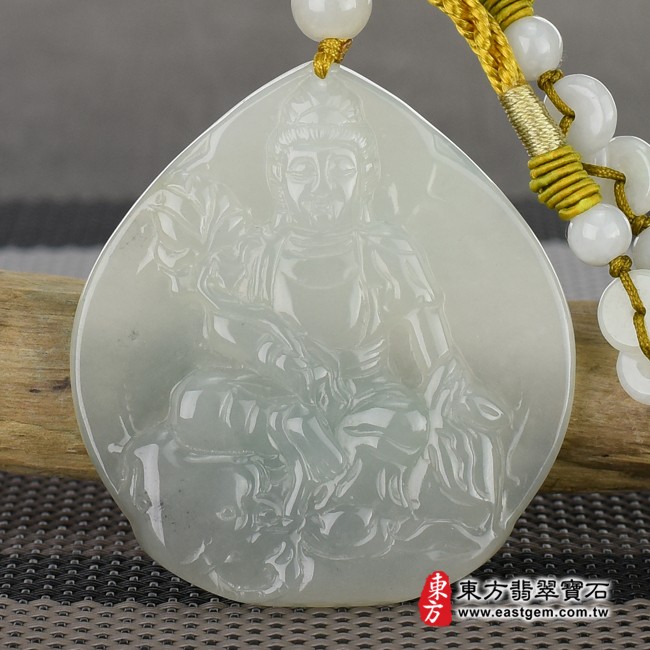 翡翠普賢菩薩正面照片 （已出售勿下標，可訂做）翡翠普賢菩薩項鍊玉珮（普賢菩薩：普賢菩薩牌A貨翡翠普賢菩薩玉珮、緬甸玉普賢菩薩玉墜）。淡綠色細糯種油青普賢菩薩，BS078。客製化訂做各種翡翠普賢菩薩吊墜玉珮項鍊。★附A貨翡翠雙證書