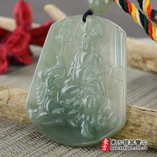 地藏王菩薩項鍊玉珮 右側照片  （已出售勿下標，可訂做）翡翠地藏王菩薩項鍊玉珮（地藏王菩薩：地藏王菩薩牌A貨翡翠地藏王菩薩玉珮、緬甸玉地藏王菩薩玉墜）。淡綠色糯種帶微冰地藏王菩薩，DY029。客製化訂做各種翡翠地藏王菩薩吊墜玉珮項鍊。★附A貨翡翠雙證書