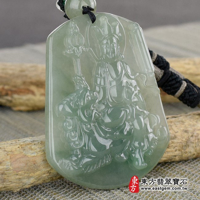 地藏王菩薩項鍊玉珮 左側照片  （已出售勿下標，可訂做）翡翠地藏王菩薩項鍊玉珮（地藏王菩薩：地藏王菩薩牌A貨翡翠地藏王菩薩玉珮、緬甸玉地藏王菩薩玉墜）。淡綠色糯種帶微冰地藏王菩薩，DY029。客製化訂做各種翡翠地藏王菩薩吊墜玉珮項鍊。★附A貨翡翠雙證書
