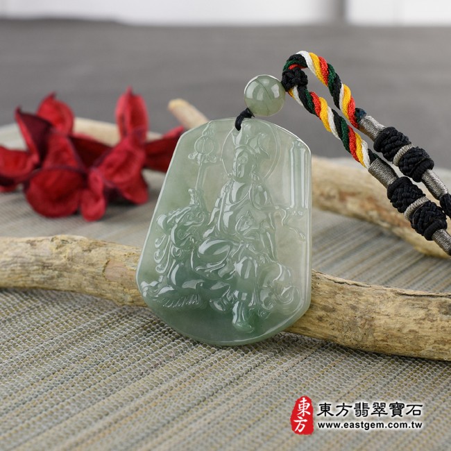 地藏王菩薩項鍊玉珮 情境照片  （已出售勿下標，可訂做）翡翠地藏王菩薩項鍊玉珮（地藏王菩薩：地藏王菩薩牌A貨翡翠地藏王菩薩玉珮、緬甸玉地藏王菩薩玉墜）。淡綠色糯種帶微冰地藏王菩薩，DY029。客製化訂做各種翡翠地藏王菩薩吊墜玉珮項鍊。★附A貨翡翠雙證書