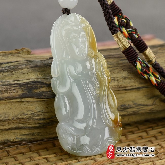 觀音項鍊玉珮左側照片  （已出售勿下標，可訂做）翡翠觀世音菩薩項鍊玉珮（觀世音菩薩：觀世音菩薩牌A貨翡翠觀世音菩薩玉珮、緬甸玉觀世音菩薩玉墜）。淡綠色細糯種帶黃翡觀世音菩薩，GY599。客製化訂做各種翡翠觀世音菩薩吊墜玉珮項鍊。★附A貨翡翠雙證書