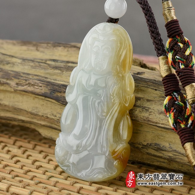 觀音項鍊玉珮右側照片  （已出售勿下標，可訂做）翡翠觀世音菩薩項鍊玉珮（觀世音菩薩：觀世音菩薩牌A貨翡翠觀世音菩薩玉珮、緬甸玉觀世音菩薩玉墜）。淡綠色細糯種帶黃翡觀世音菩薩，GY599。客製化訂做各種翡翠觀世音菩薩吊墜玉珮項鍊。★附A貨翡翠雙證書
