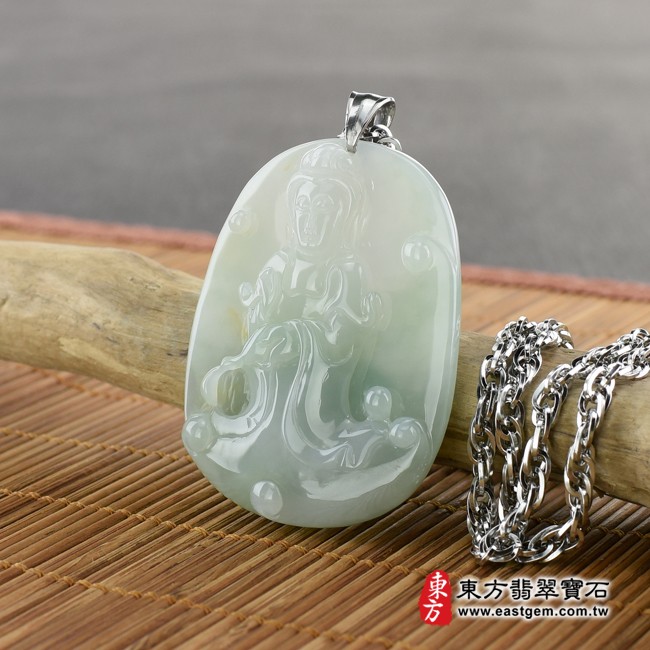 觀音項鍊玉珮情境照片  （已出售勿下標，可訂做）翡翠觀世音菩薩項鍊玉珮（觀世音菩薩、寶瓶灑聖水觀音：觀世音菩薩牌A貨翡翠觀世音菩薩玉珮、緬甸玉觀世音菩薩玉墜）。綠色糯種觀世音菩薩，GY608。客製化訂做各種翡翠觀世音菩薩吊墜玉珮項鍊。★附A貨翡翠雙證書