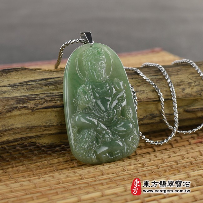 觀音項鍊玉珮情境照片  （已出售勿下標，可訂做）翡翠觀世音菩薩項鍊玉珮（觀世音菩薩、乘龍觀音：觀世音菩薩牌A貨翡翠觀世音菩薩玉珮、緬甸玉觀世音菩薩玉墜）。綠色糯種觀世音菩薩，GY616。客製化訂做各種翡翠觀世音菩薩吊墜玉珮項鍊。★附A貨翡翠雙證書