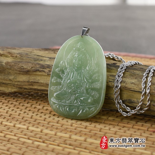 千手觀音項鍊玉珮情境照片  （已出售勿下標，可訂做）翡翠千手觀音項鍊玉珮（千手觀音：千手觀音牌A貨翡翠千手觀音玉珮、緬甸玉千手觀音玉墜）。綠色糯豆種千手觀音，LH100。客製化訂做各種翡翠千手觀音吊墜玉珮項鍊。★附A貨翡翠雙證書