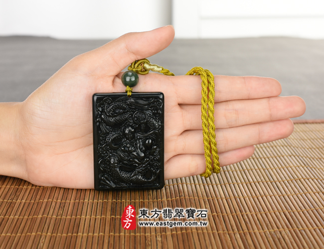 三太子項鍊玉珮大小示意照片  （已出售勿下標，可訂做）和田玉哪吒三太子項鍊玉珮（中壇元帥、哪吒、乘龍三太子：哪吒三太子牌和田玉三太子玉珮、和闐玉哪吒三太子玉墜）。天然和田玉和闐玉三太子，TT068。客製化訂做各種和田玉哪吒三太子吊墜玉珮項鍊。★附和闐玉雙證書