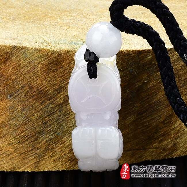 麒麟項鍊玉珮背面照片   翡翠麒麟項鍊玉珮（神獸獻瑞：麒麟牌A貨翡翠麒麟玉珮、緬甸玉麒麟玉墜）。白翡翠麒麟，CL072。客製化訂做各種翡翠麒麟吊墜玉珮項鍊。★附A貨翡翠雙證書