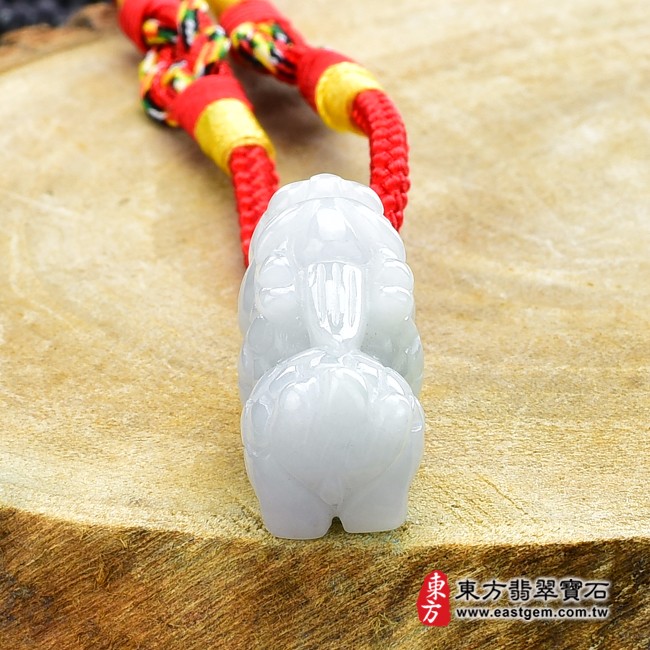 麒麟項鍊玉珮背面照片   （已出售勿下標，可訂做）翡翠麒麟項鍊玉珮（神獸獻瑞：麒麟牌A貨翡翠麒麟玉珮、緬甸玉麒麟玉墜）。白翡翠麒麟，CL074。客製化訂做各種翡翠麒麟吊墜玉珮項鍊。★附A貨翡翠雙證書