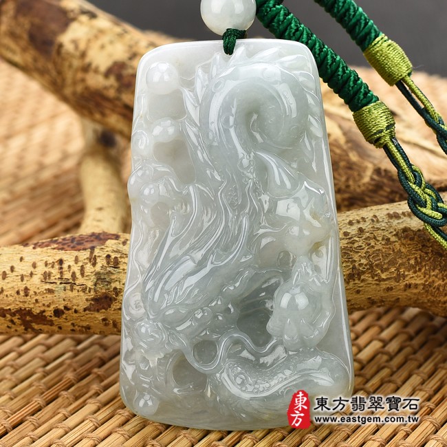 龍項鍊玉珮正面照片   翡翠龍項鍊玉珮(招財飛騰游龍:龍牌A貨翡翠龍玉珮、緬甸玉龍玉墜、龍十二生肖項鍊)。淡綠色糯種灑金花龍,DR332。客製化訂做各種翡翠龍吊墜玉珮項鍊。★附A貨翡翠雙證書 龍項鍊玉珮正面照片   翡翠龍項鍊玉珮(招財飛騰游龍:龍牌A貨翡翠龍玉珮、緬甸玉龍玉墜、龍十二生肖項鍊)。淡綠色糯種灑金花龍,DR332。客製化訂做各種翡翠龍吊墜玉珮項鍊。★附A貨翡翠雙證書